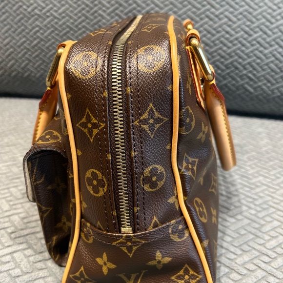 Luis Vuitton Manhattan PM - Picture 2 of 8